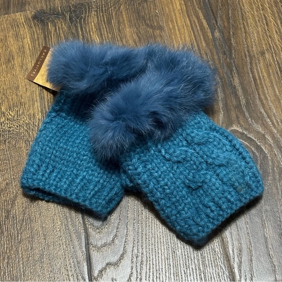 C.C fingers out gloves nwt real rabbit fur trim - Picture 2 of 8